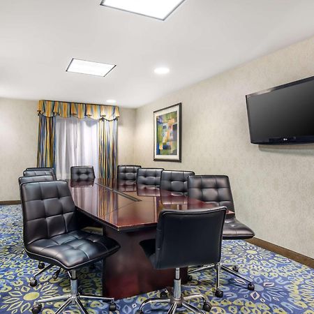 Best Western Plus Уэйнсборо Экстерьер фото