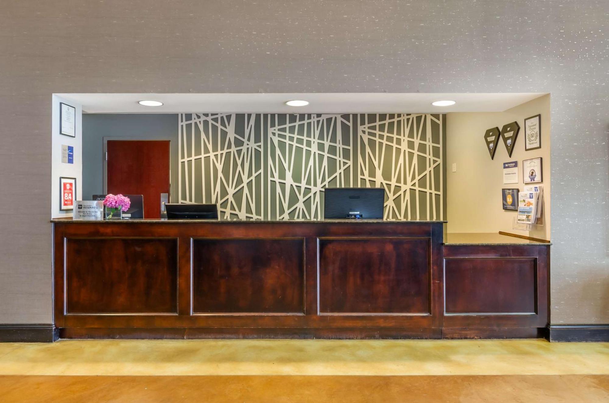 Best Western Plus Уэйнсборо Экстерьер фото