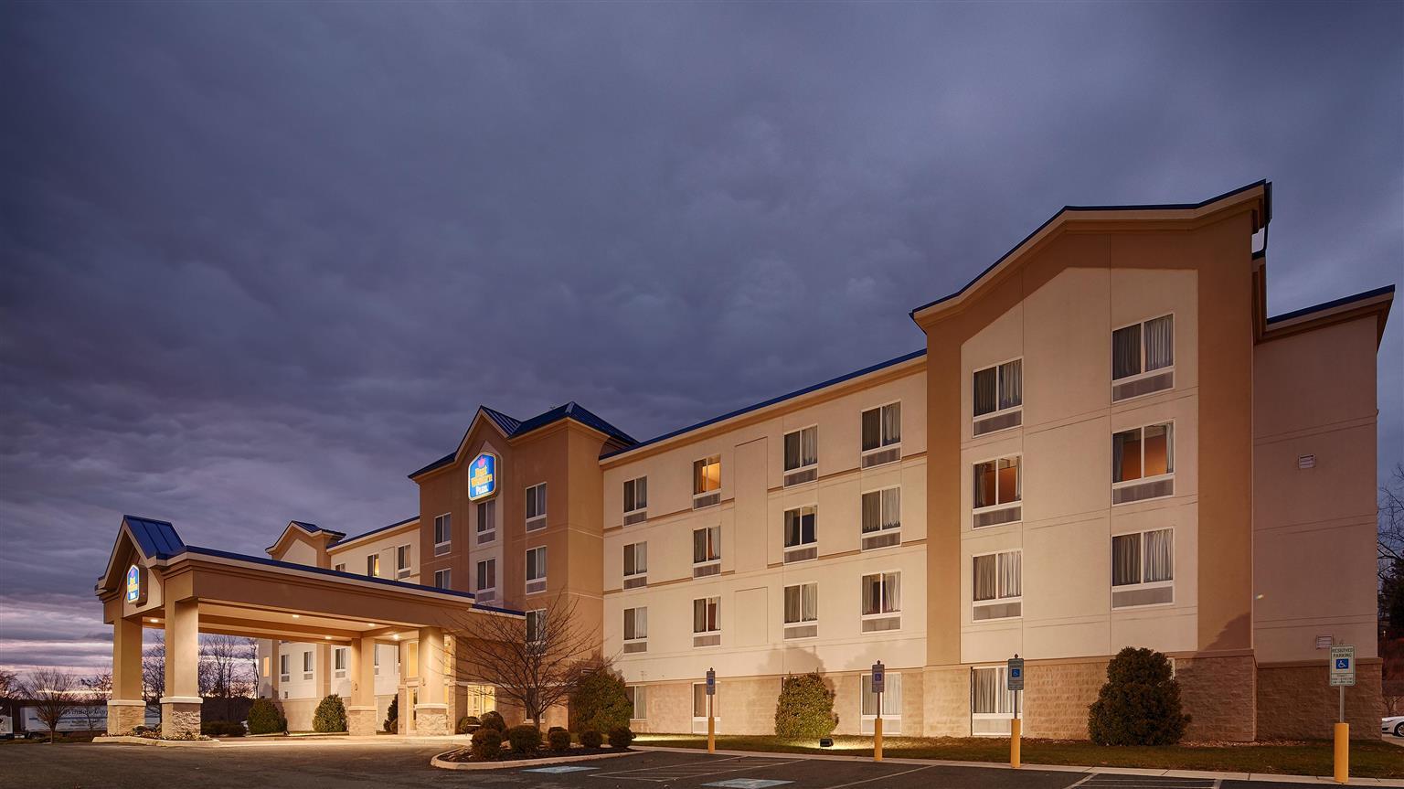 Best Western Plus Уэйнсборо Экстерьер фото